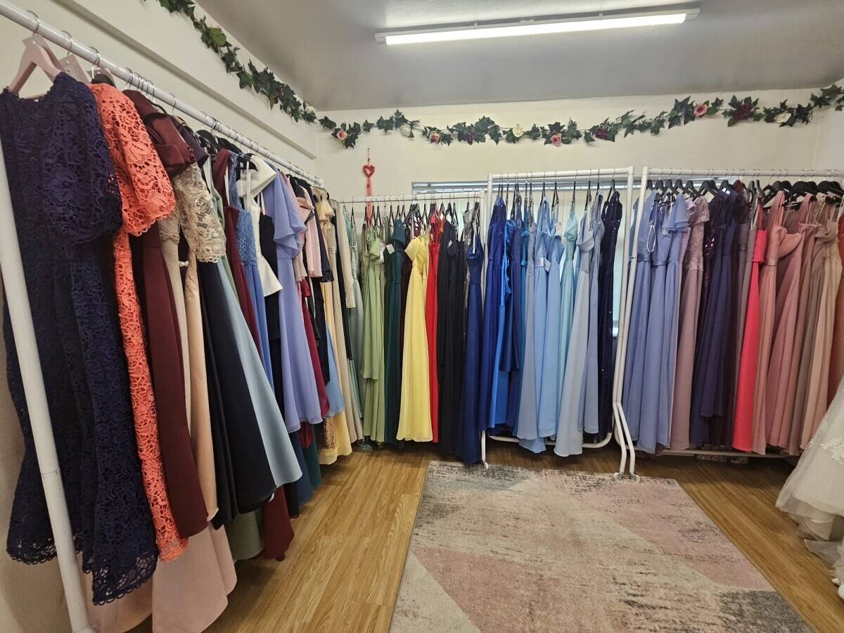 Popular Bridal & Prom Shop Photo 5