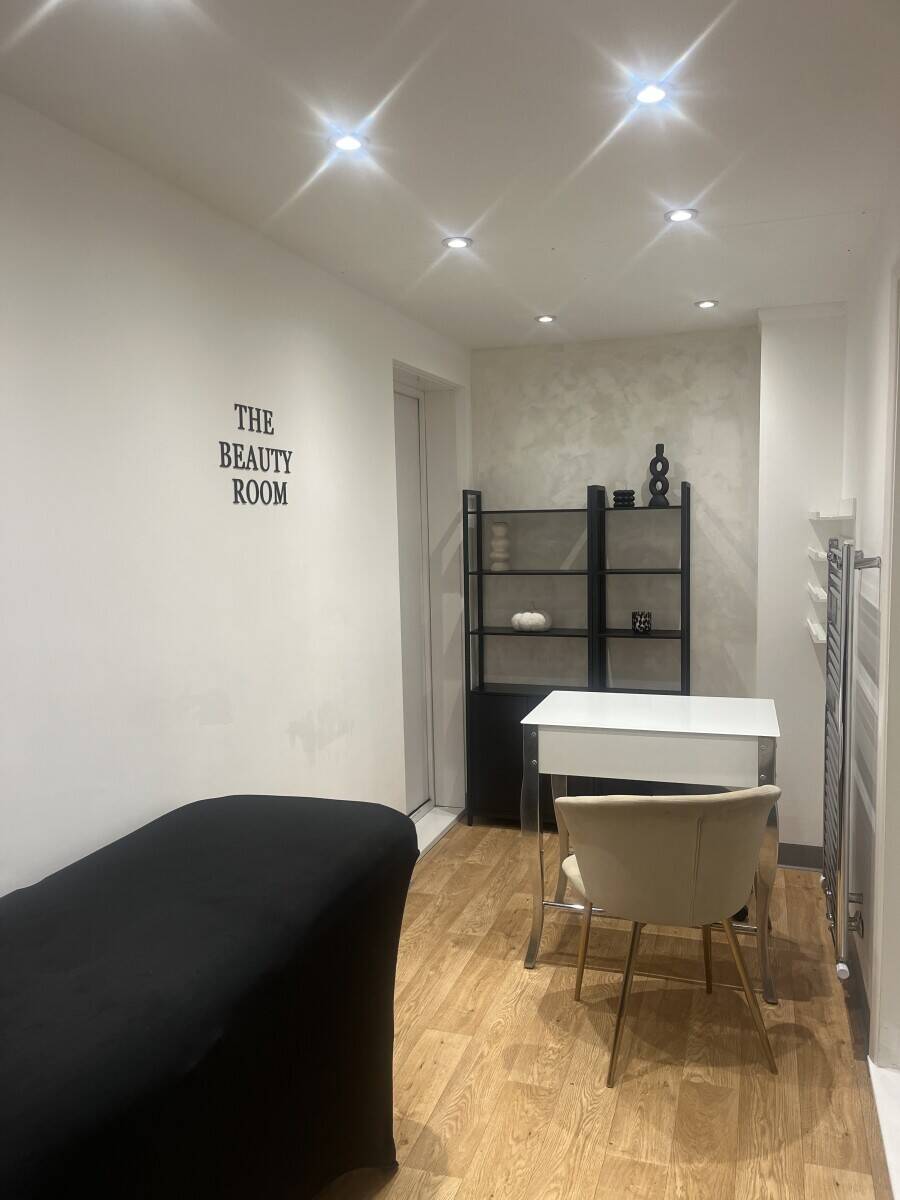 Busy Hair and Beauty salon for sale in Enfield London