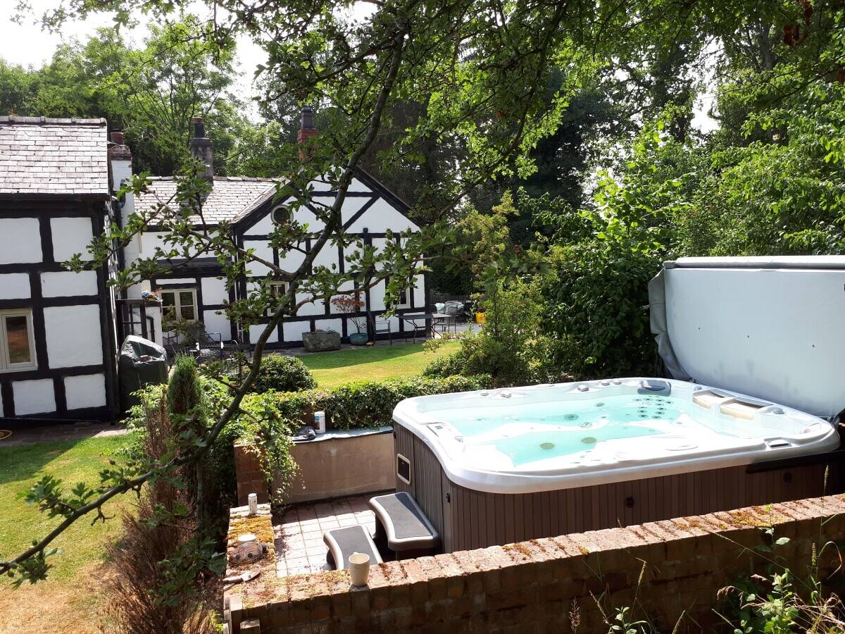 Hot Tub Maintenance Company for Sale in the Cheshire and Surrounding Areas. With Contracts