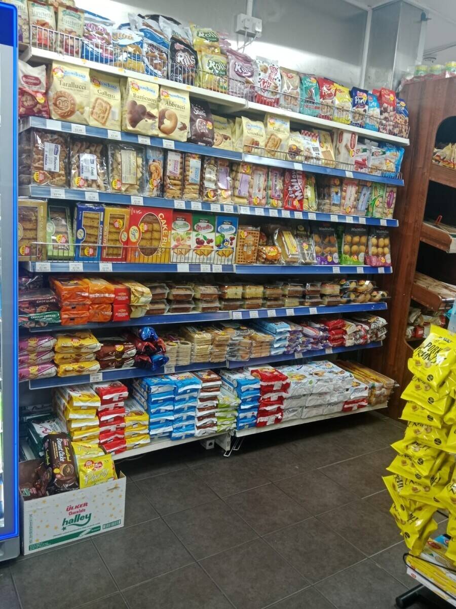 Convenience Store for Sale on Busy High Street in London Photo 8