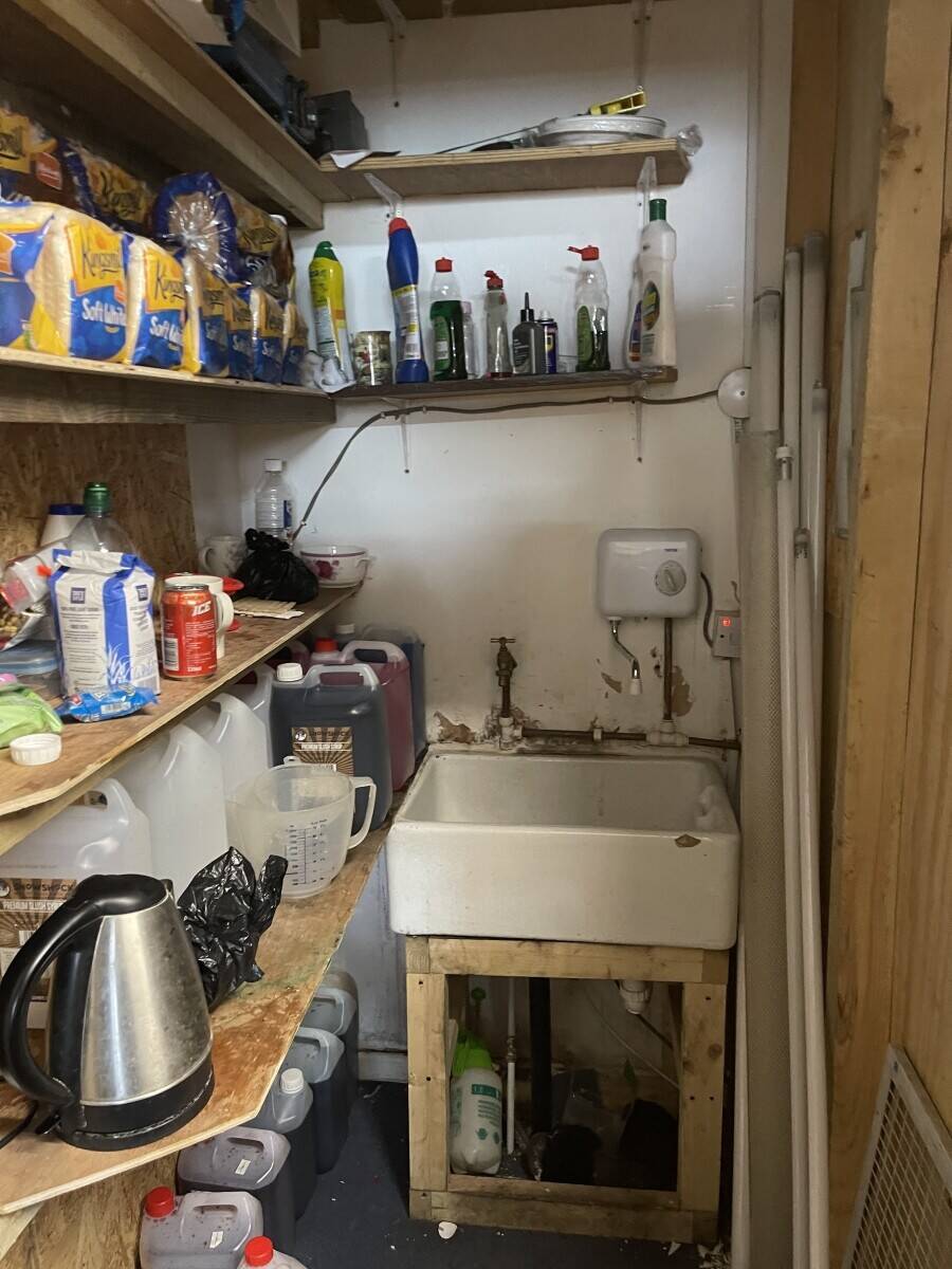 Convenience & Grocery store for sale
