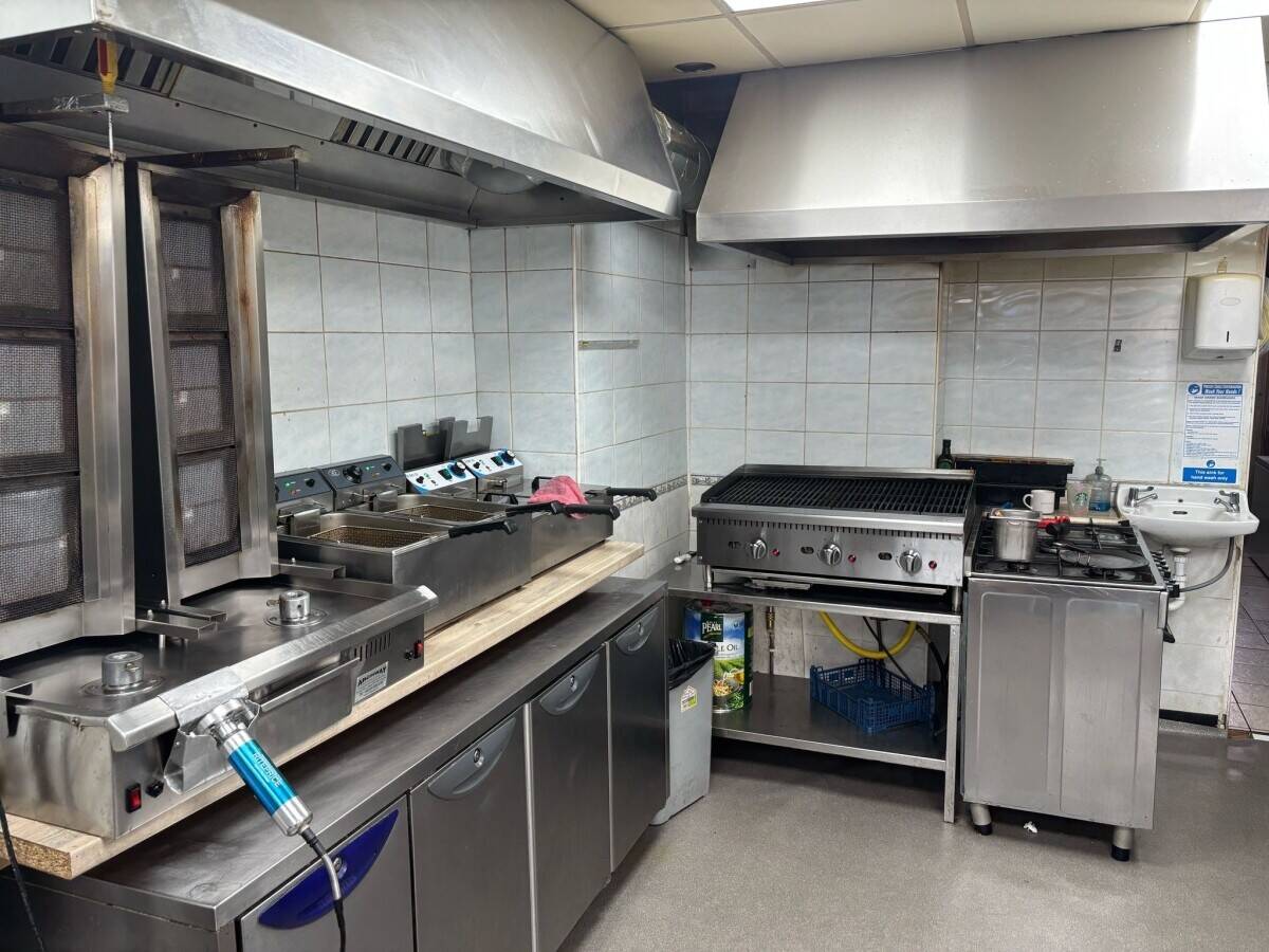 Well-known, Fully Fitted Hot Foot Takeaway Business, with 3-bedroom residential accommodation
