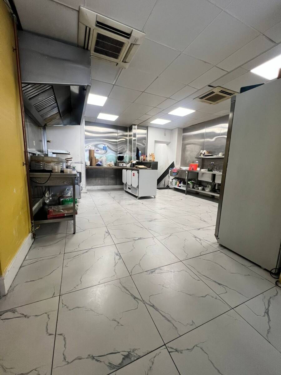 Fully Equipped Greek Restaurant Takeaway - Prime Croydon Location