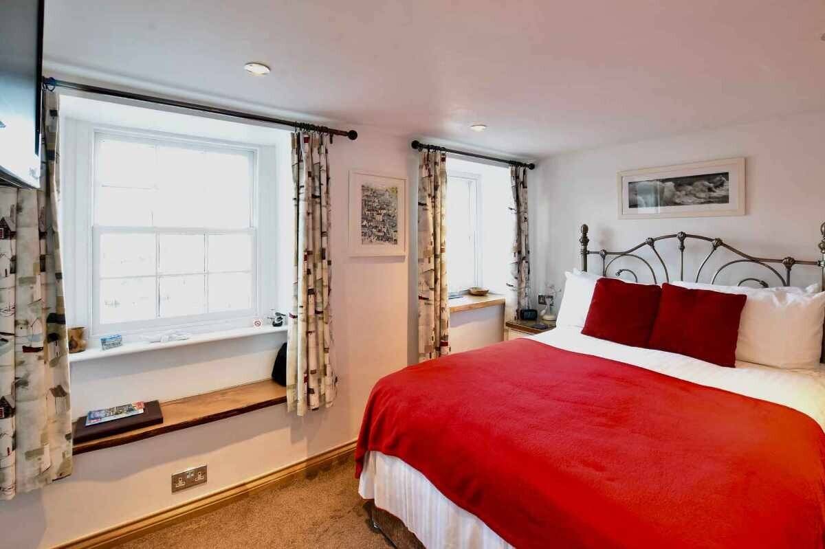 A Beautifully Presented 5 Bedroom 'Wow Factor' Guest House with Exceptional Forward Bookings Photo 8