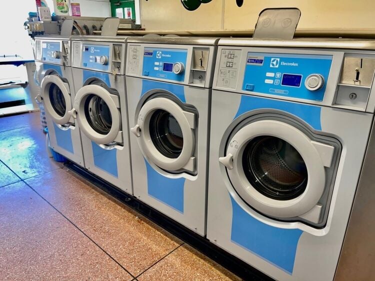 Leasehold Launderette & Dry Cleaners Located In Helston Photo 8
