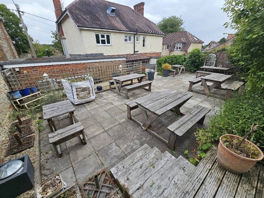 Well Presented Detached Pub & Restaurant In A Popular Wiltshire Village - Currently Closed Photo 8