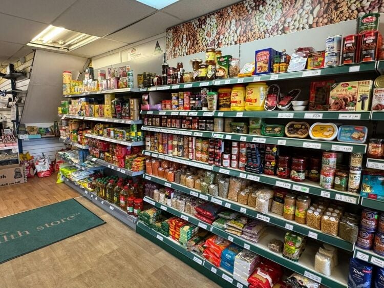 Long Established Fruit & Veg Shop in Castlemilk Photo 8