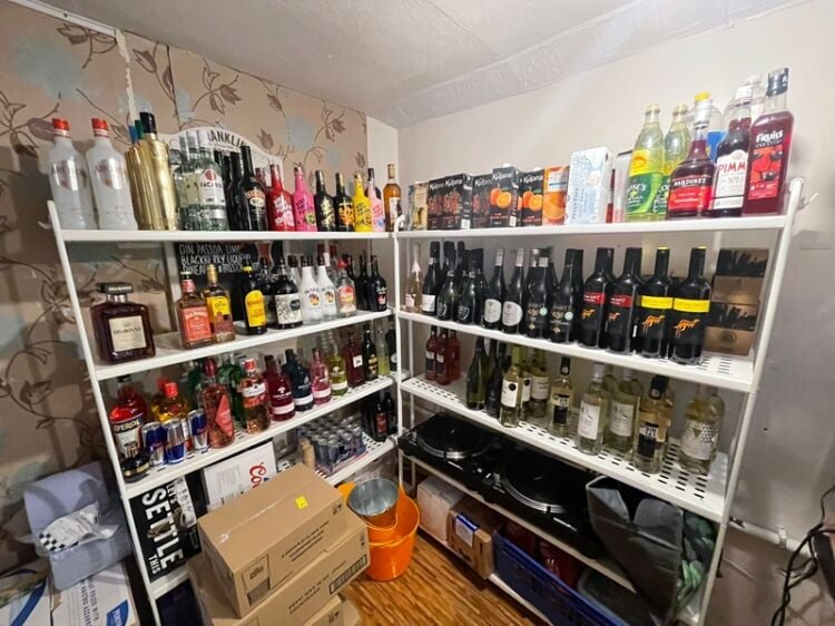 Boutique Bar for Sale – Central Chorley, Ready to Trade Photo 8
