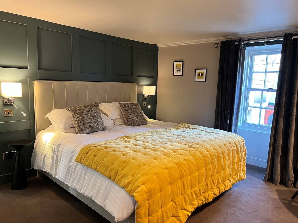Established 4 star market town hotel, with connections to 