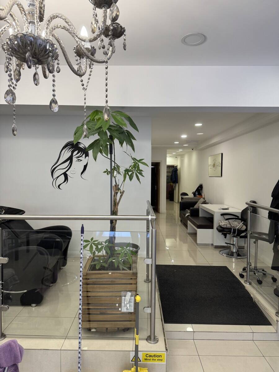 Beauty & Hairdressing salon in Chingford Mount