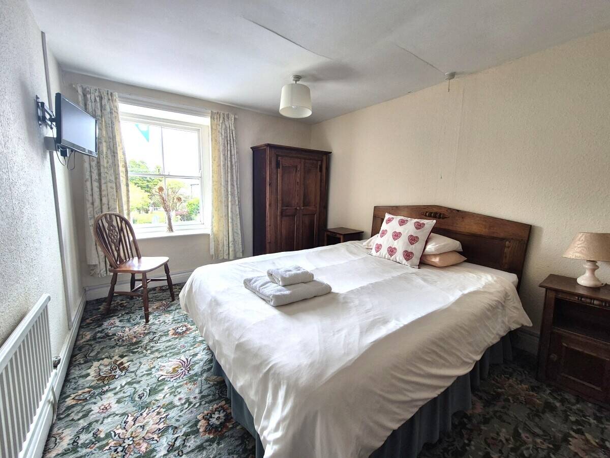 YORKSHIRE DALES - GRADE II LISTED PUBLIC HOUSE IN CHOCOLATE BOX LOCATION Photo 8
