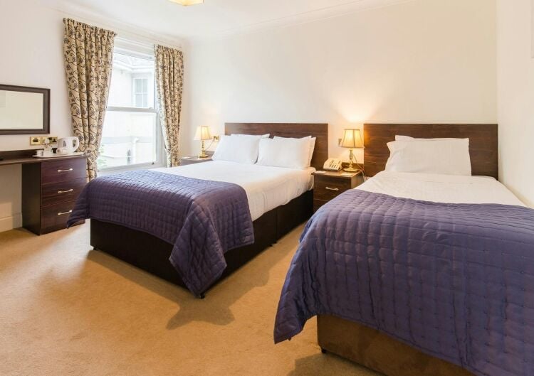 33 Bedroom Hotel with Panoramic Bay Views Photo 8