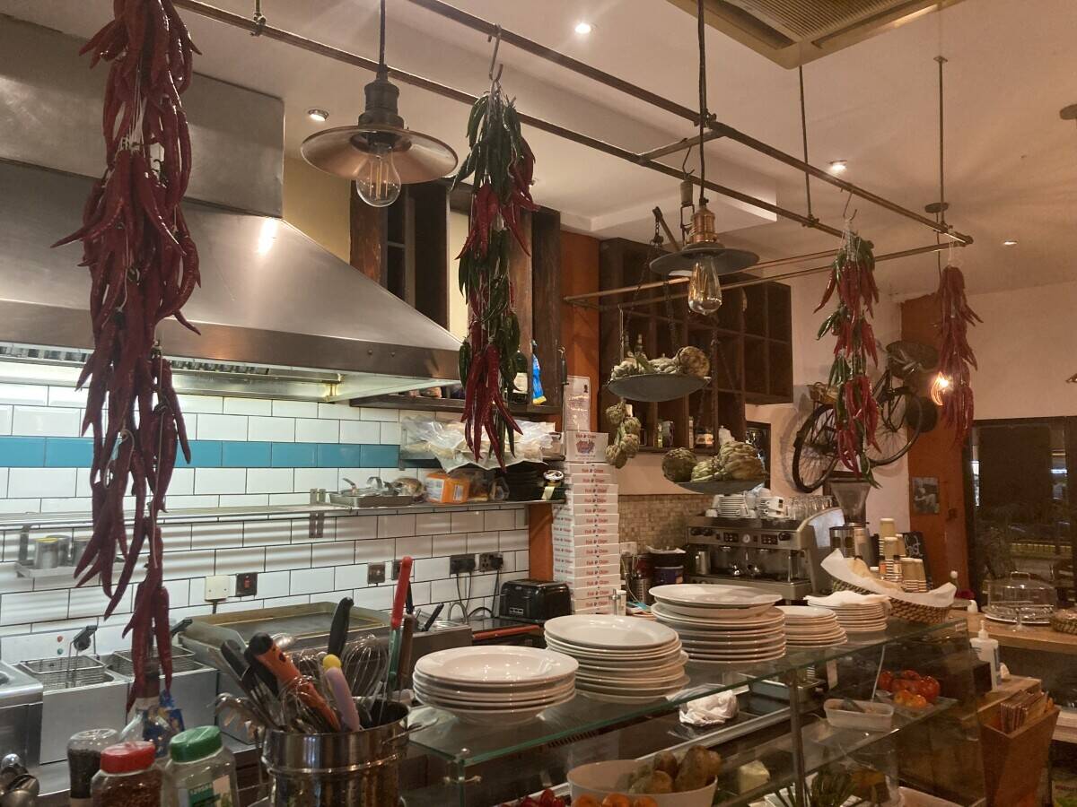 REDUCED PRICE !!Italian restaurant, cafe , bistro for sale Hampstead Photo 8