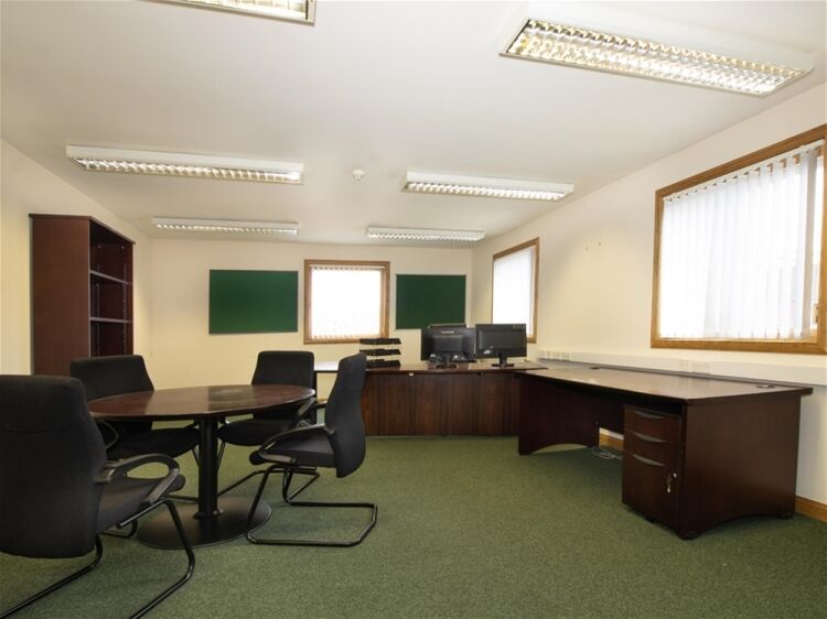 Miller House (Corporate Office) and Yards Photo 8