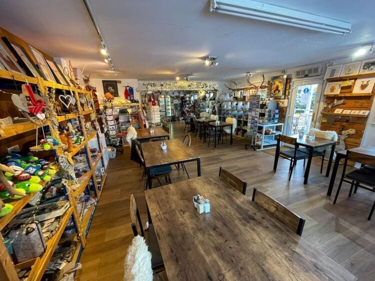 Jaggy Thistle Food Stop, Invergarry - Leasehold