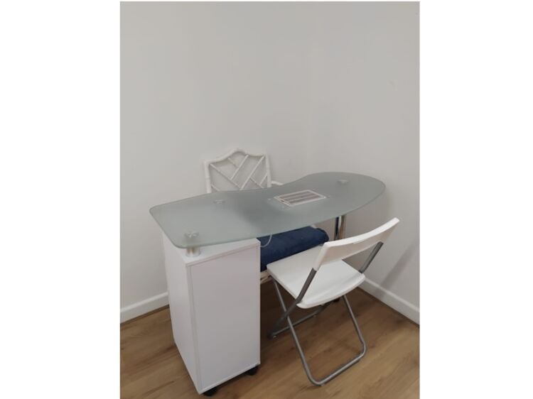 Be Your Own Boss in Beauty – Fully Equipped Salon for Sale