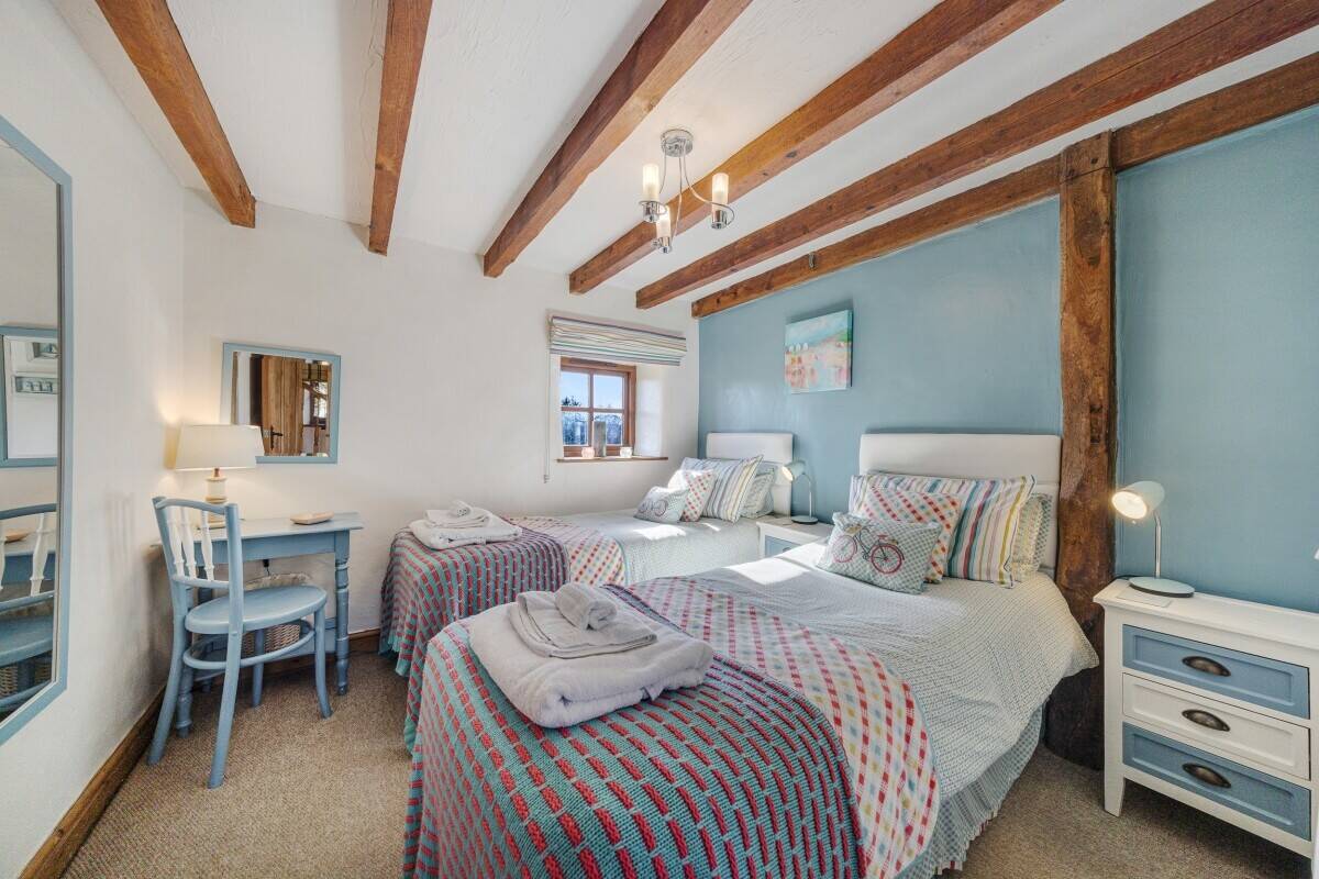 5 Bed House with 3 x 2 Bed Holiday Lets on a 3 acre plot