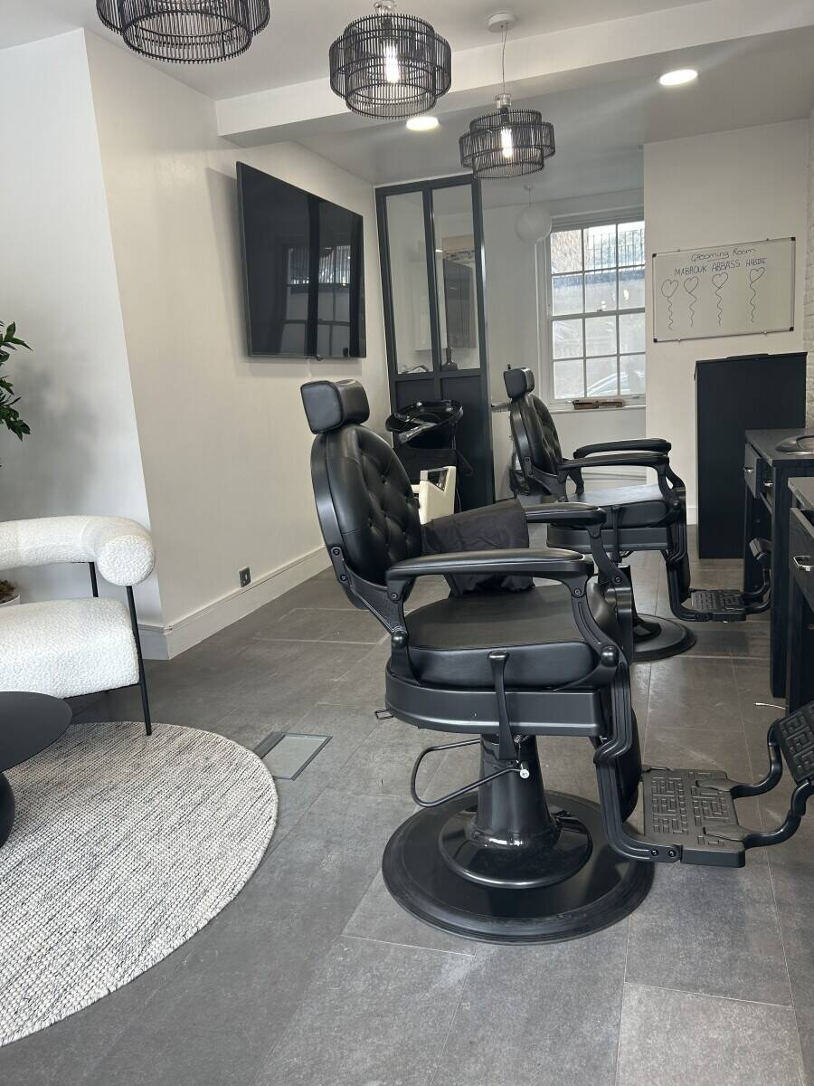 Barber shop for sale Men’s grooming room in Chelsea London Affluent area