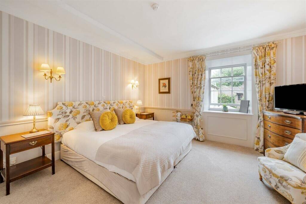 Handsome 18th Century High Quality Guest House in County Town of Dorchester Photo 8