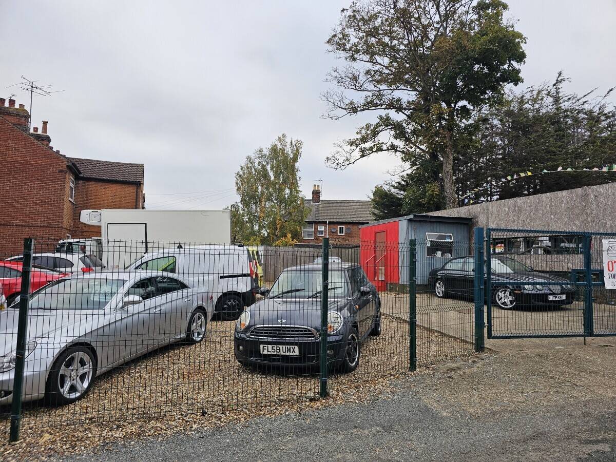 CAR SALES DEALERSHIP SUFFOLK IPSWICH FOR SALE  Photo 8