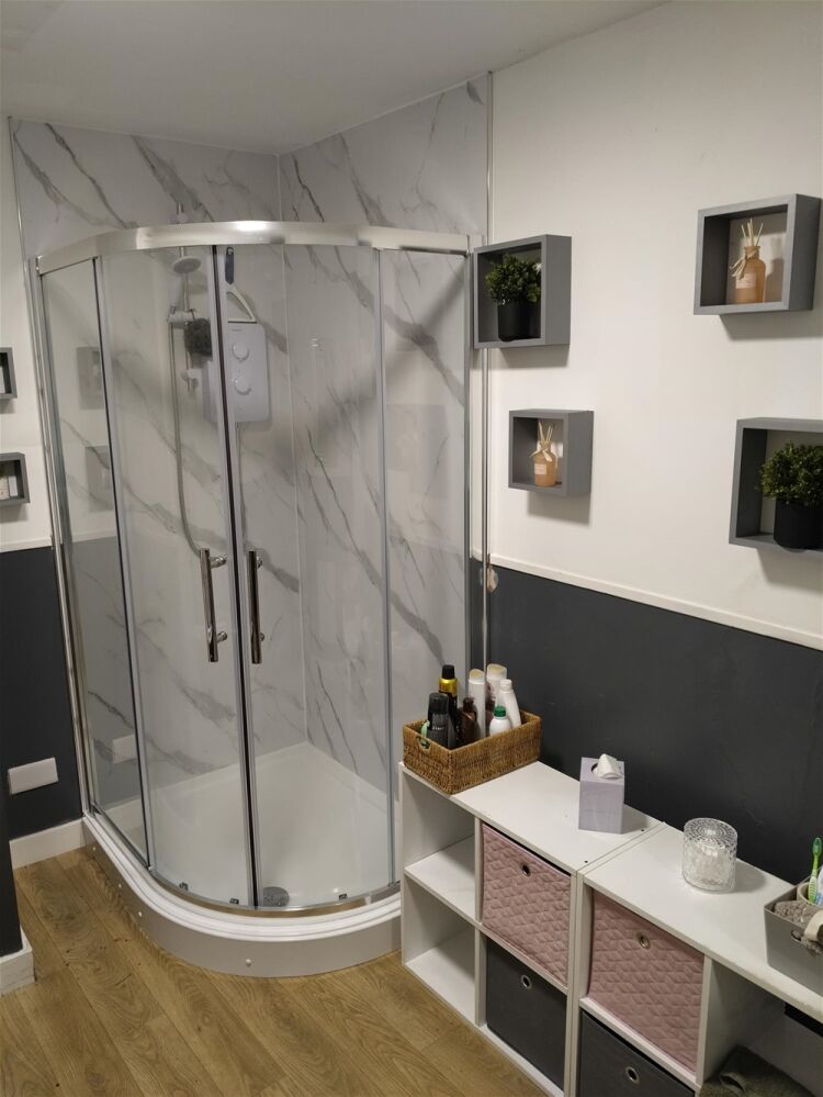 Beauty, Therapy & Tanning For Sale in Driffield Photo 5