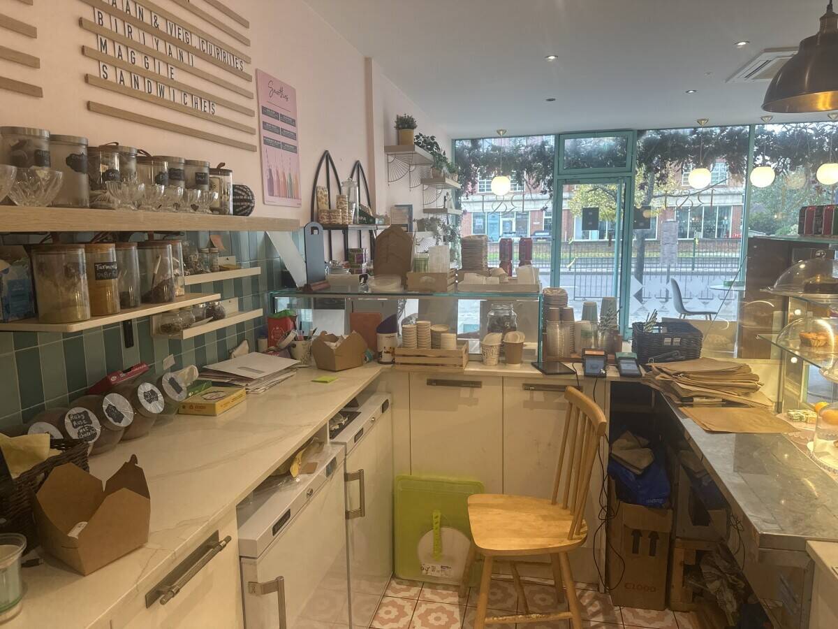 A3 Restaurant&Cafe with food and bar in East Finchley London for sale.WhatsApp +447448161583