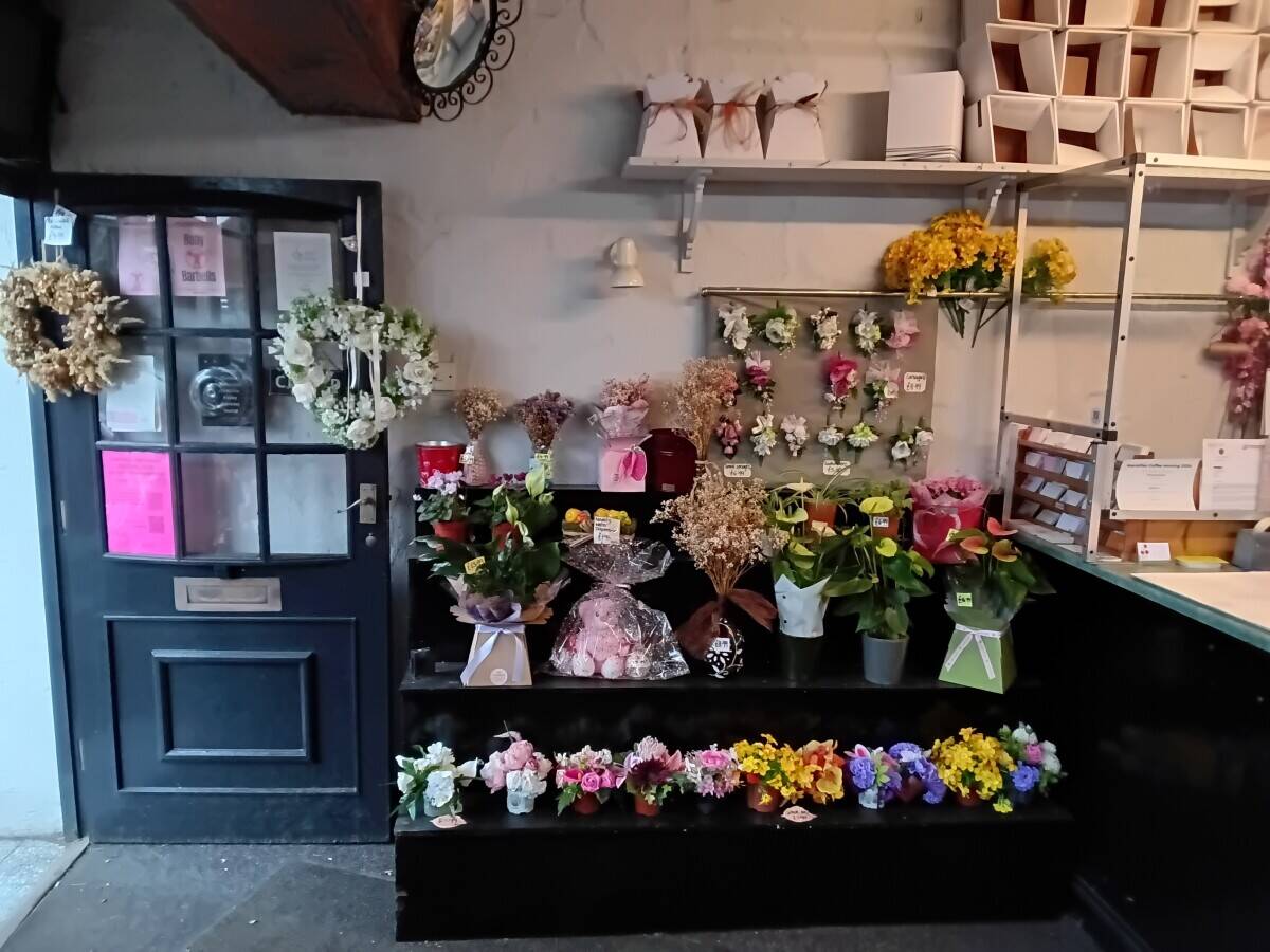 Freehold Well Established Florist Flowers Gifts Business Accommodation Coppull Chorley Lancashire