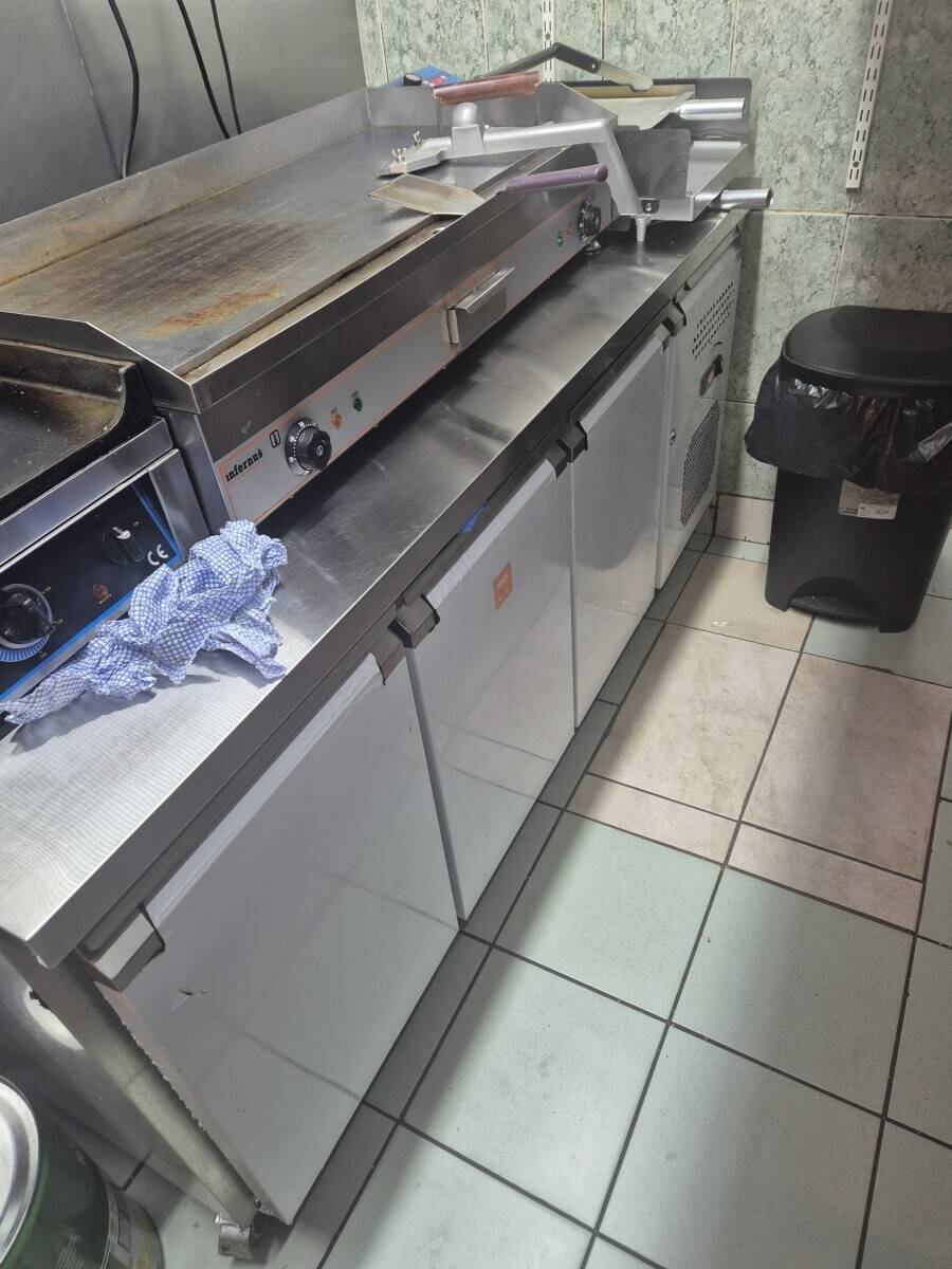 Fast food Dessert Takeaway shop for sale in Walsall