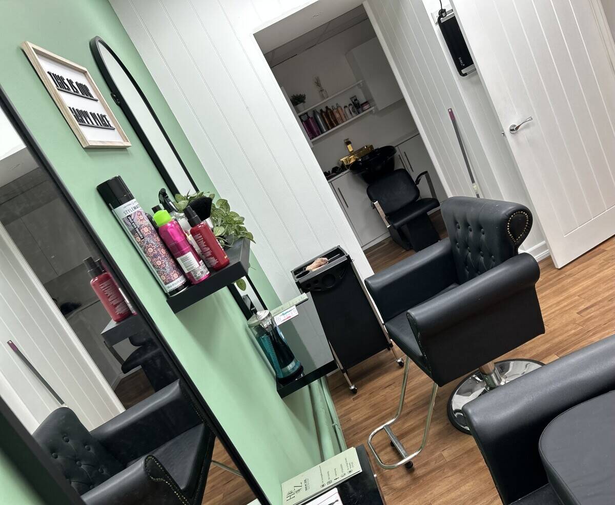 Salon for sale in Margate with a coffee shop attached  Photo 8