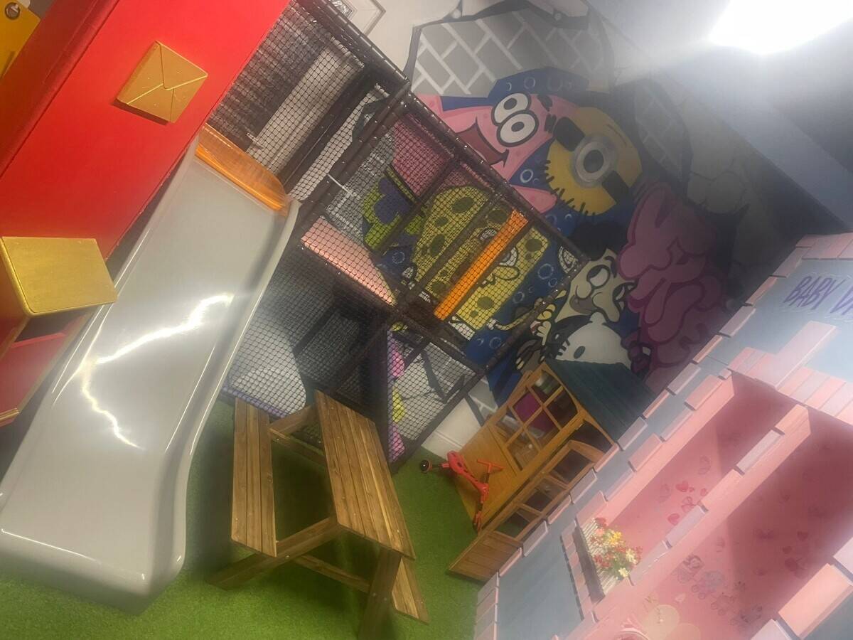 Childrens Play Centre & Role play village for sale Photo 8