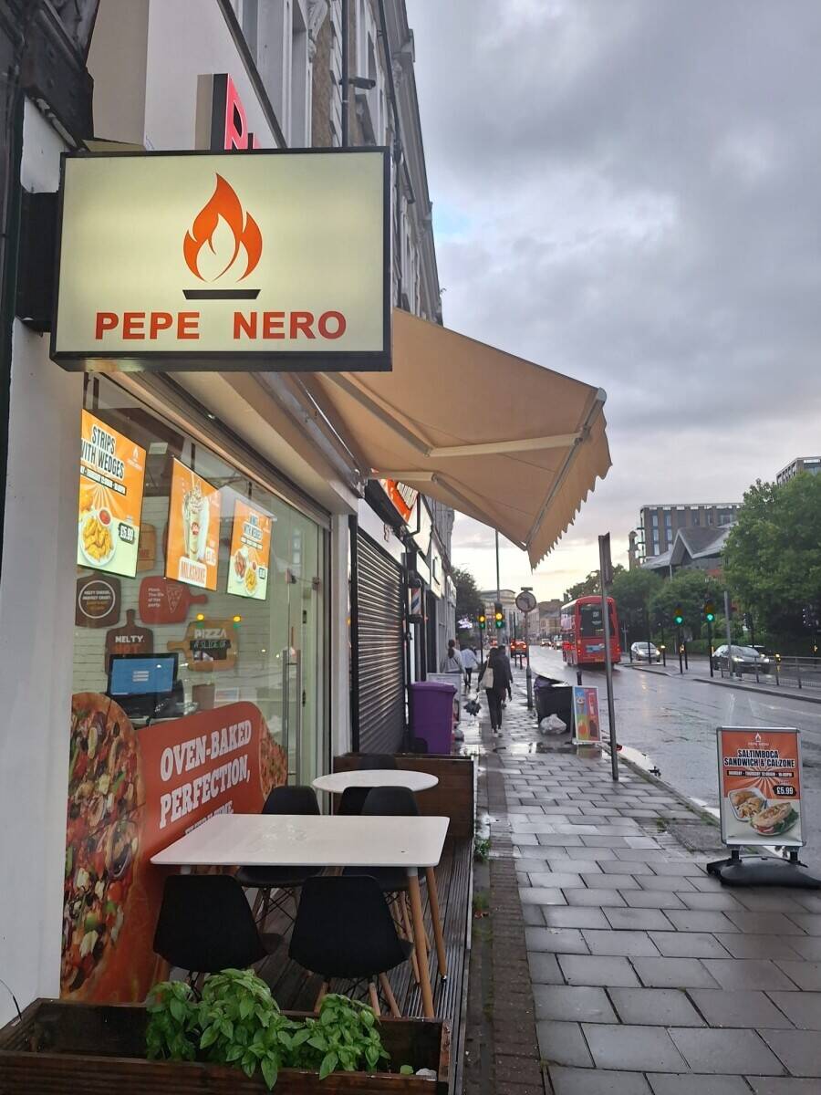 Pizza Restaurant & Delivery - Take away Chiswick West london
