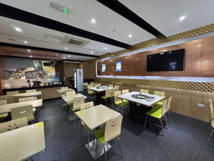 Leasehold Chinese Noodle Restaurant Located In Coventry