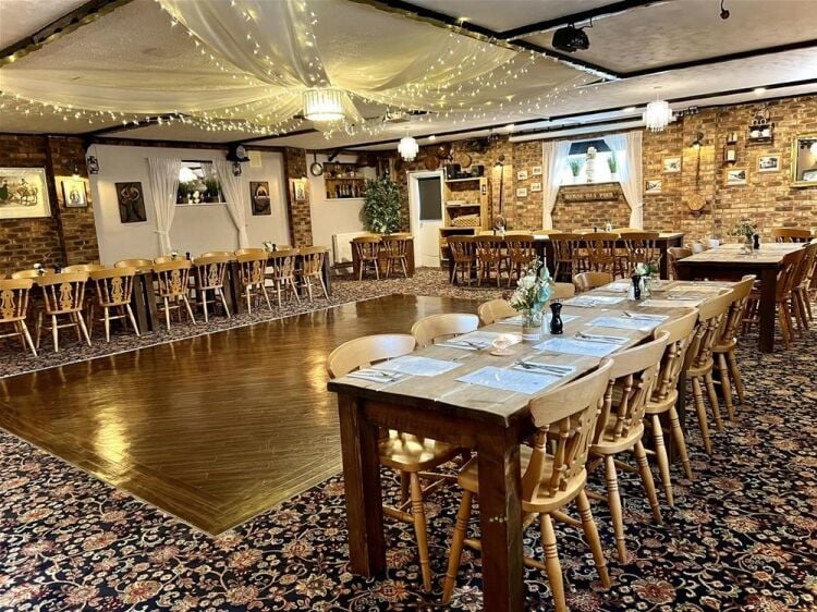 LEASEHOLD LIC. GASTROPUB/RESTAURANT