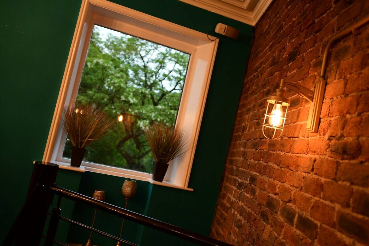 Vibrant Restaurant, Cocktail tapas Bar&ndash;Sowerby Bridge,Licensed to 3am, Fully Equipped,120 Covers