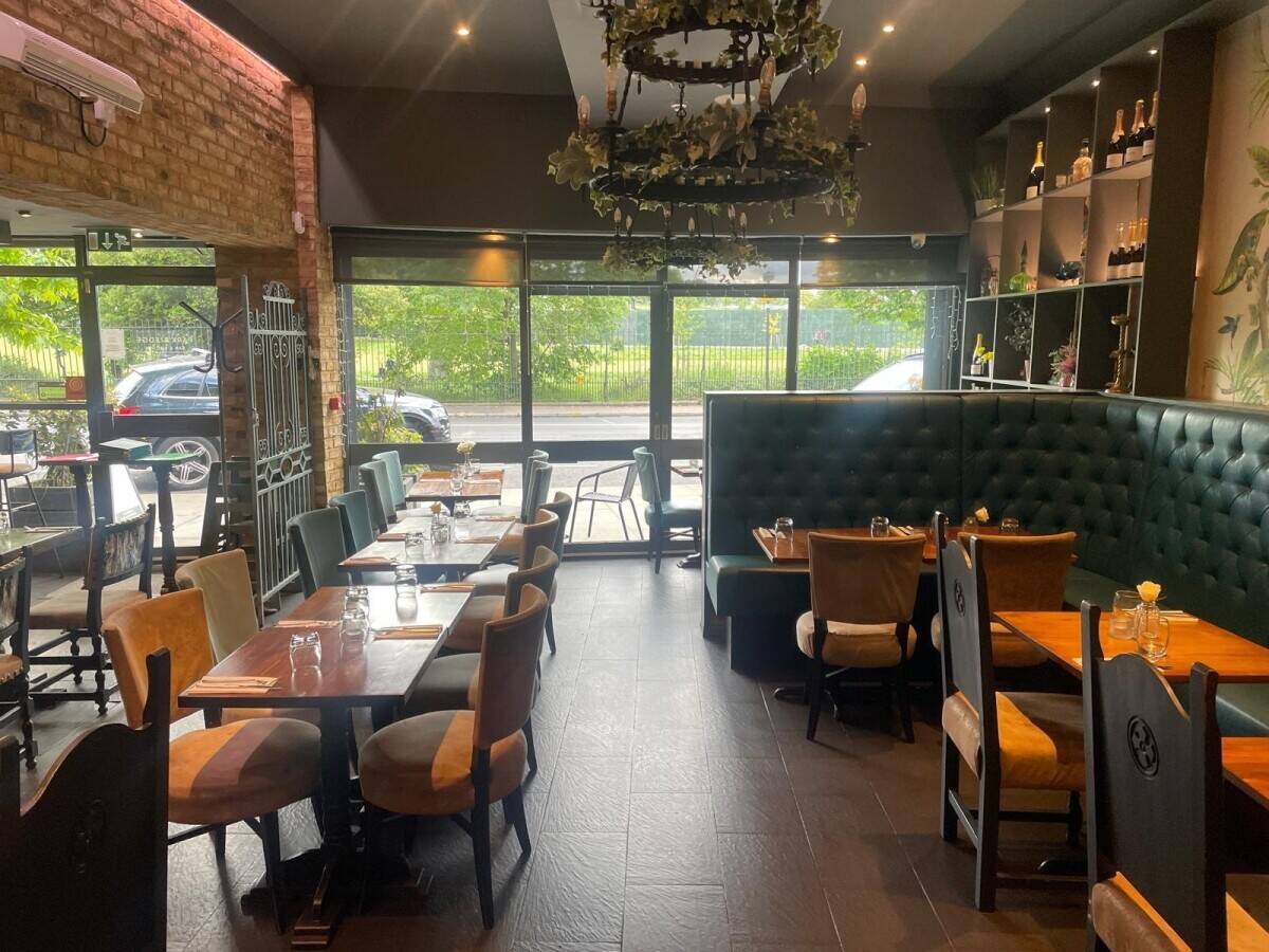 Long Established Restaurant & Bar in Herne Hill with 2am license - for sale as owners moving abroad Photo 8