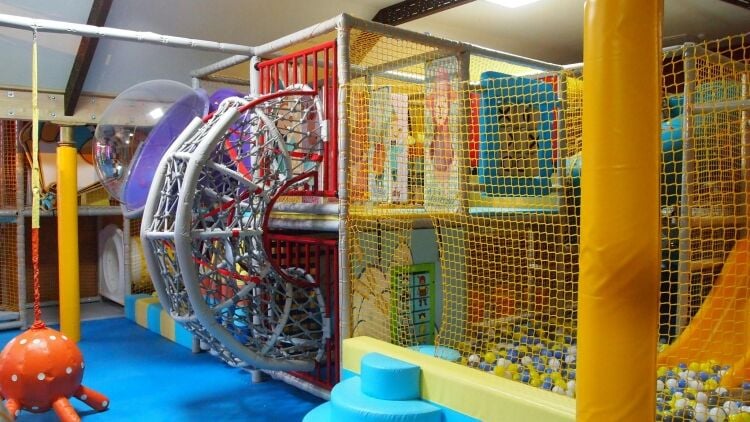 Multi Purpose Licensed Leisure Premises in Paisley. Suited to cafe, soft play, restaurant and more Photo 8
