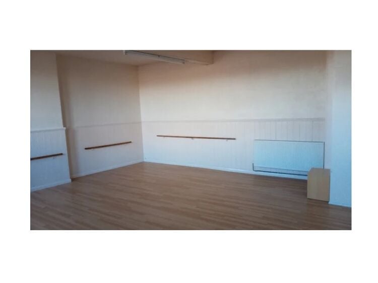 Step Into Success: Established Studio Business with Loyal Clients