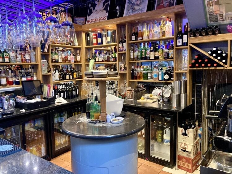 LICENSED RESTAURANT, BAR, & FUNCTION VENUE