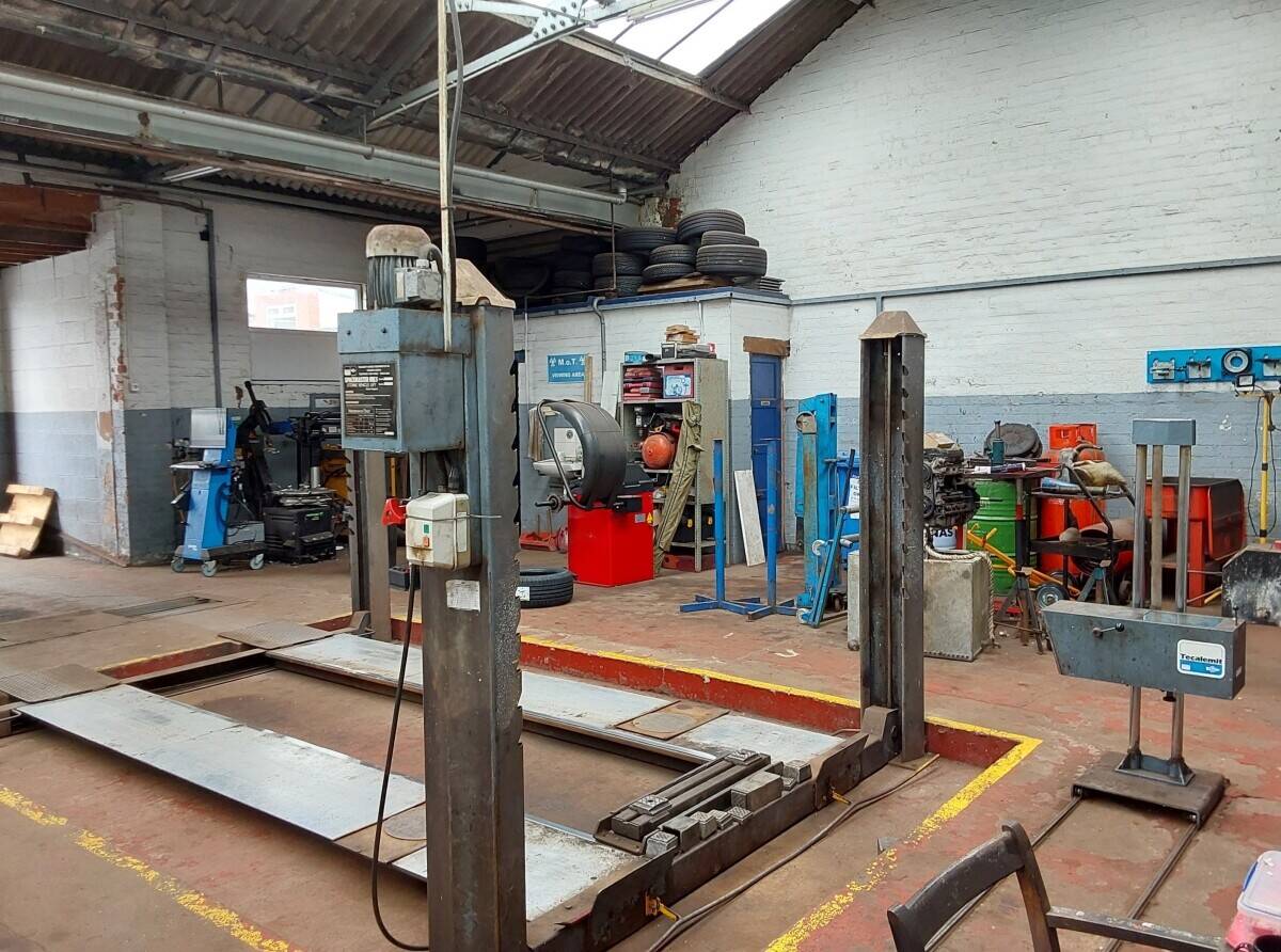 Freehold MOT Garage Services Specialist Vehicle Repairs Maintenance Business Southport For Sale Photo 8