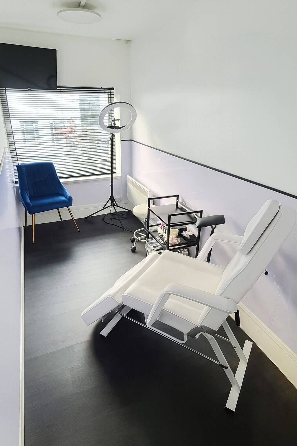Beauty Salon in Prime Location Photo 8