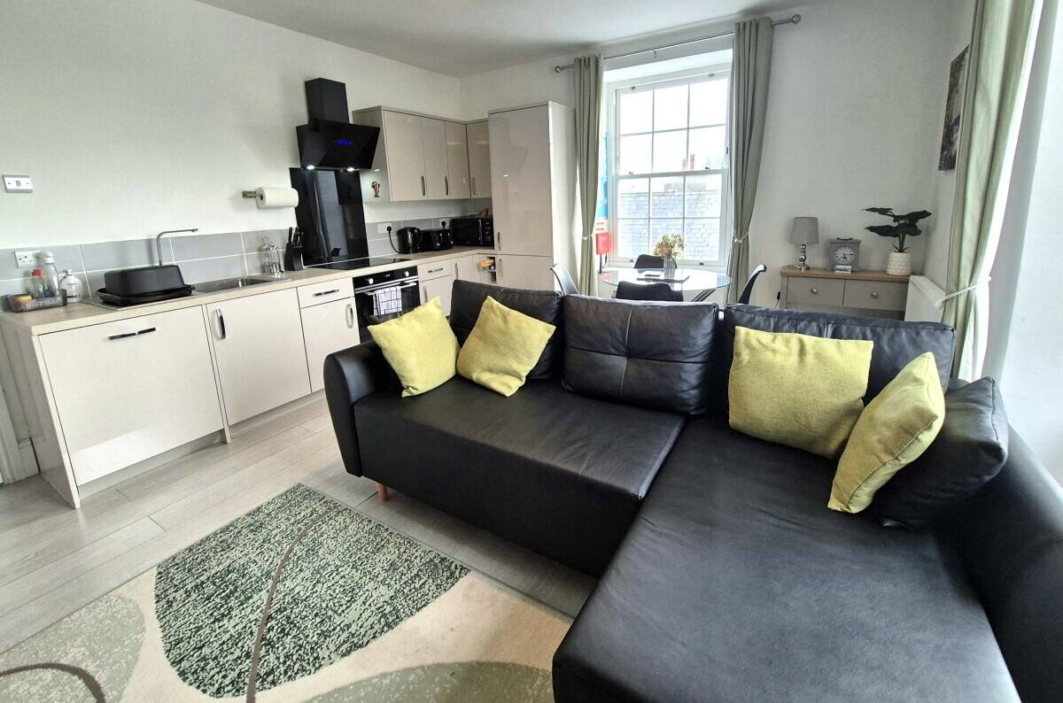 CONWY - FOUR BEAUTIFULLY APPOINTED HOLIDAY APARTMENTS ON THE EDGE OF SNOWDONIA NATIONAL PARK Photo 8