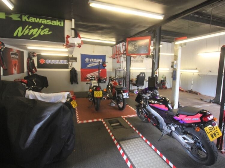 Ardgay Garage Photo 8