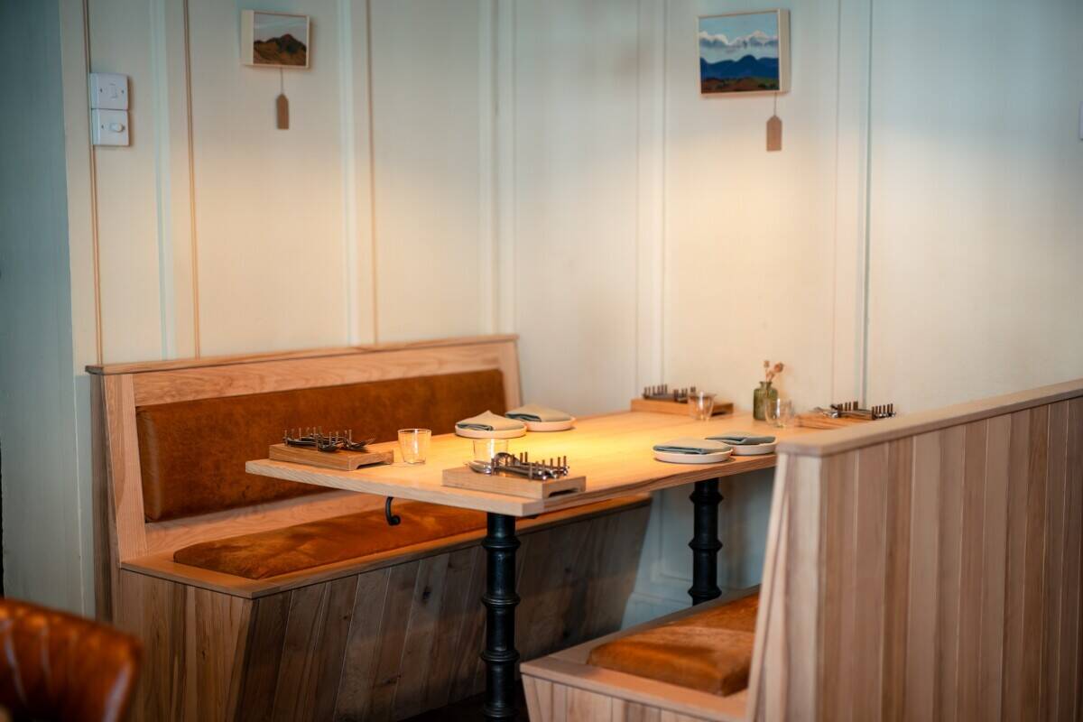 HAY-ON-WYE - RESTAURANT & BOTTLE SHOP LOCATED IN HISTORIC CHURCH BUILDING Photo 8