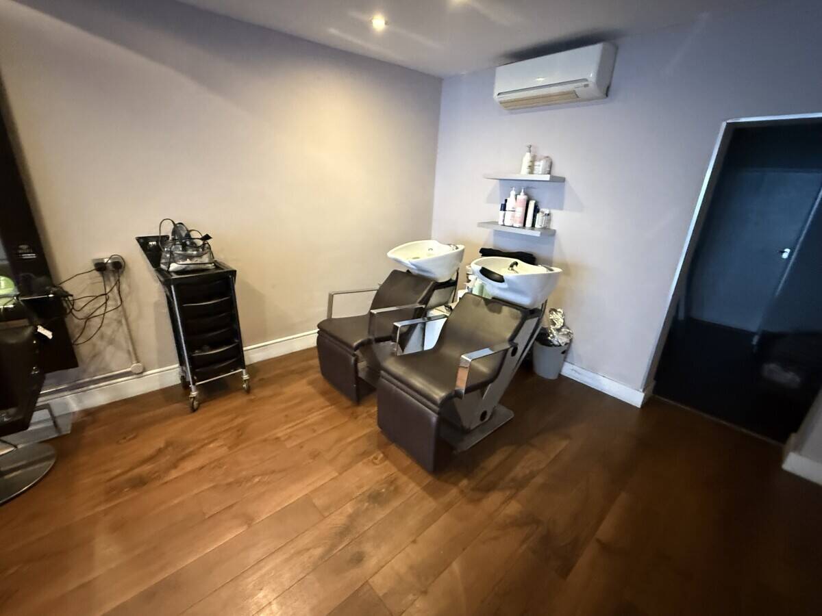 Hair Salon for Sale Apsley Hemel Hempstead Photo 8