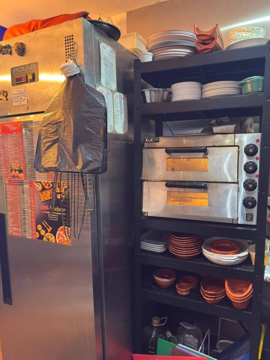 RESTAURANT & COFFEE BAR