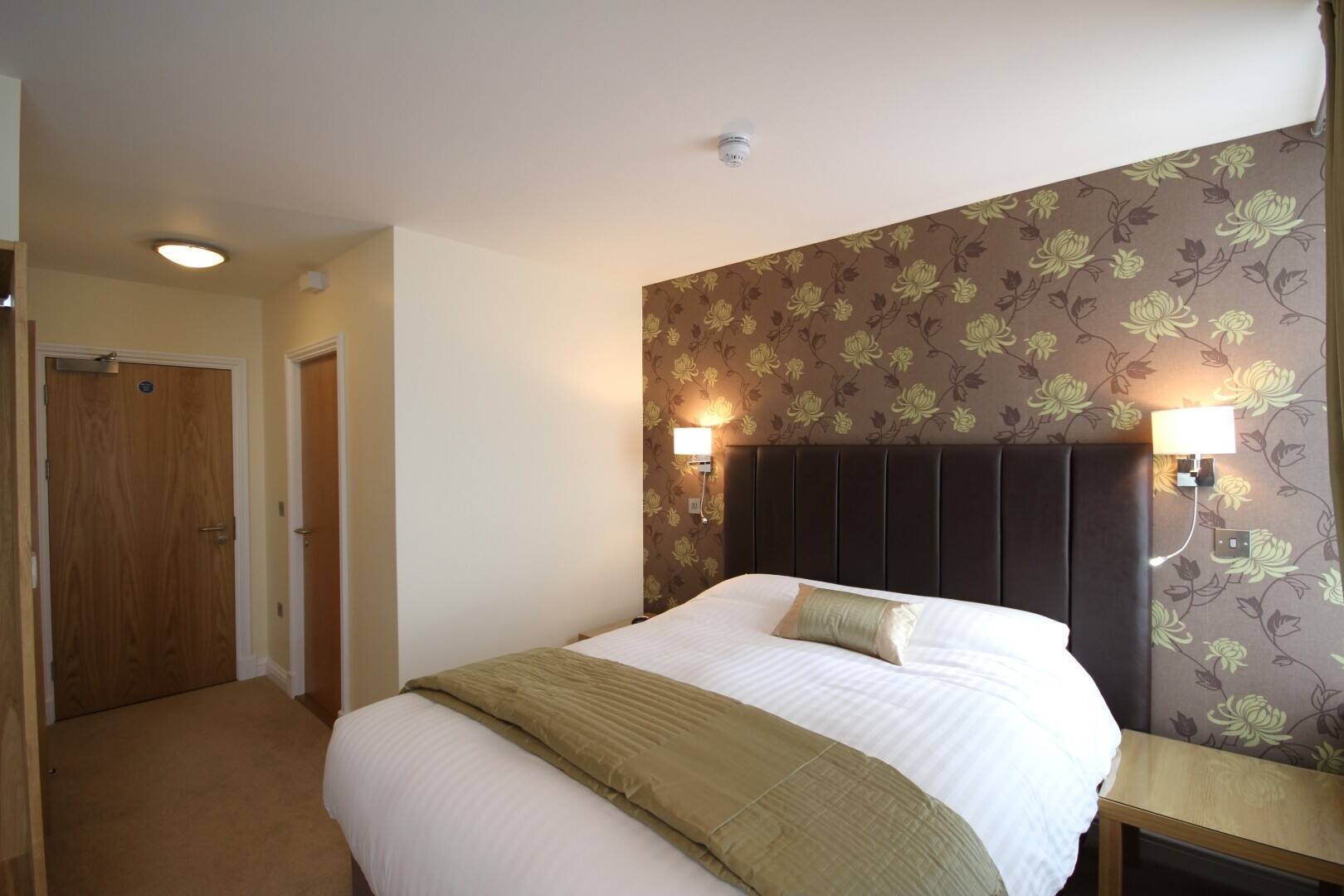 LION HOTEL & RESTAURANT BROAD STREET BLAENAVON TORFAEN - FOR SALE BY PUBLIC AUCTION Photo 8