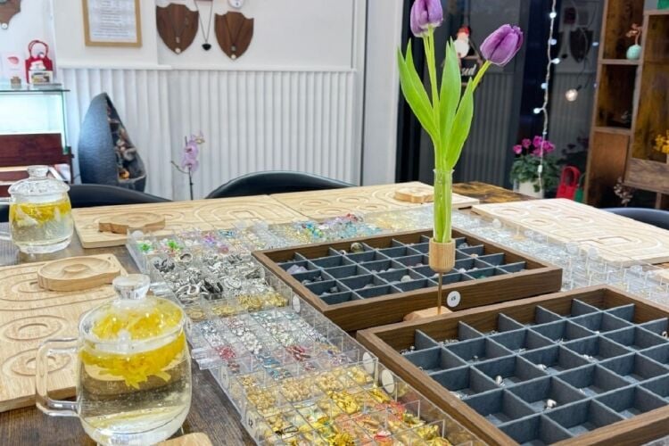 Jewellery Boutique & Creative Workshop - Sheffield Photo 8