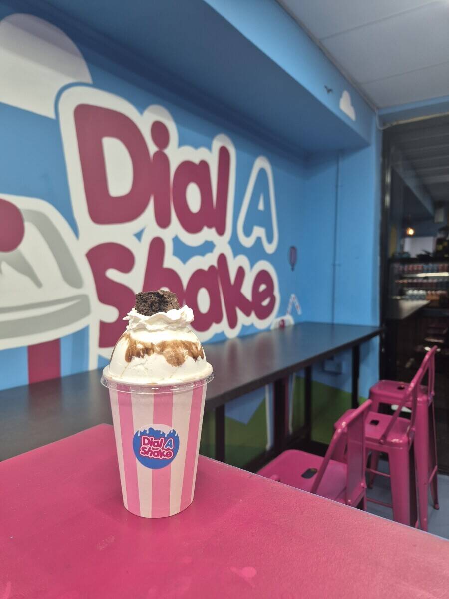 Dessert and ice cream shop, very famous in Leeds so far and it will get more busier!! Photo 8