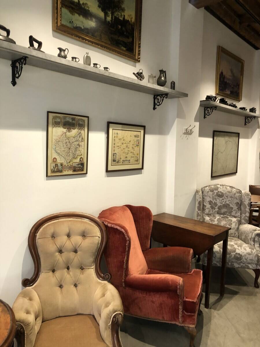 Coffee shop/Sandwich bar on main tourist street in city center.