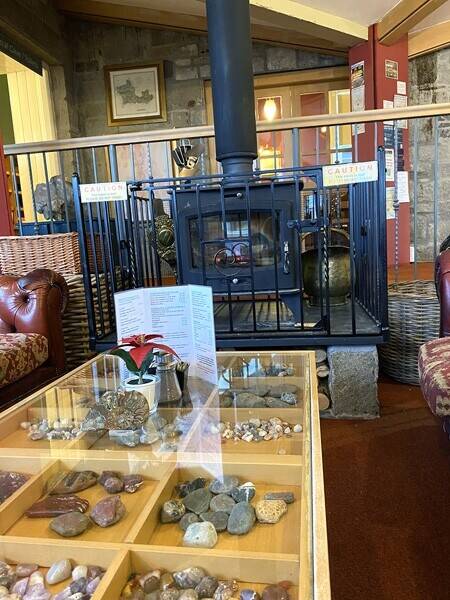 Fantastic multi income venue including café, retail space and 4 bed owners accommodation Photo 8
